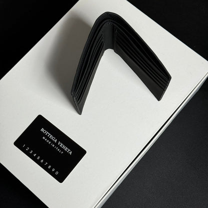 【ボッテガヴェネタ】黒カセット 二つ折り 財布☆超人気☆