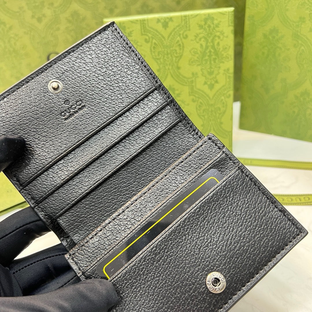 【グッチ】 便利でコンパクト！超薄型短財布 春夏新作