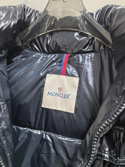 【モンクレール】女性と男性☆入手困難お洒落No,1! ☆MONTBELIARDダウンジャケット2色