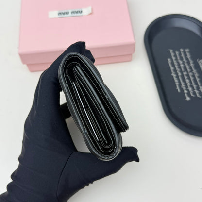 【ミュウミュウ】上品なデザイン♪おしゃれ】3つ折り財布3色