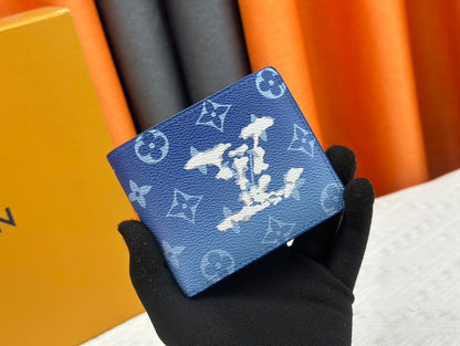 【ルイヴィトン】多機能長財布とクラシック短財布 フラワーモチーフが目を引く