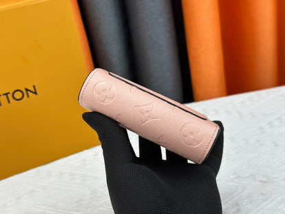 【ルイヴィトン】エンボスレザー財布 小さいのに収納力抜群