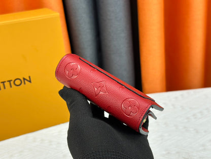 【ルイヴィトン】エンボス加工が美しい コンパクト財布 春の限定カラー