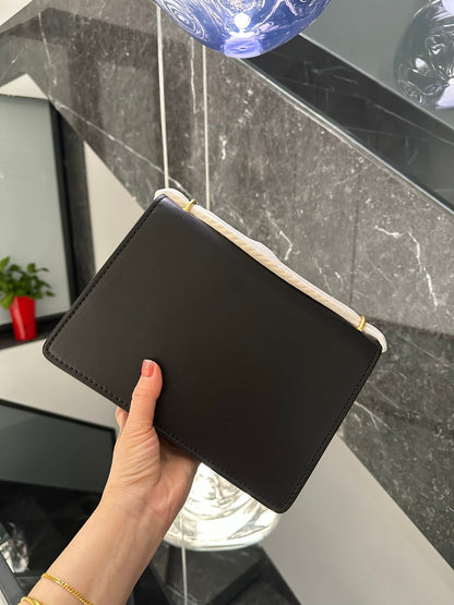 【サンローラン】スムースレザーのサンセットミディアム