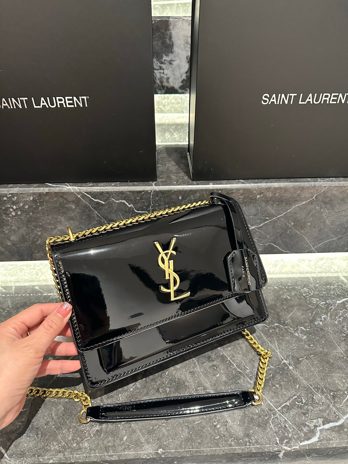 [サンローラン] サンセット ミディアム パテントレザーバッグ