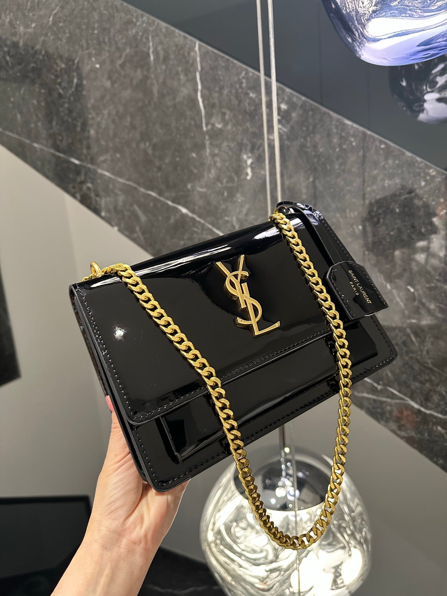 [サンローラン] サンセット ミディアム パテントレザーバッグ